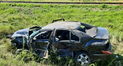 Auto zderzyło się z pociągiem. W środku dwoje dzieci. 37-letnia Jola walczy o życie