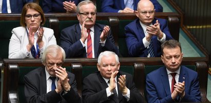 "Dobra zmiana" załatwiła opozycję. To "pachnie" wieloletnimi rządami