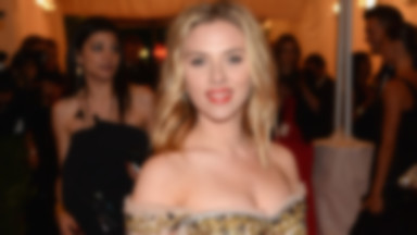 Scarlett Johansson flirtuje z aktorami