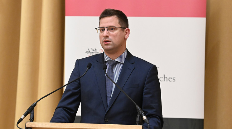 Gulyás Gergely veszi át a családpolitikát Novák Katalintól / Fotó:  MTI/Máthé Zoltán