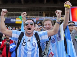 Filmy dla kobiet walczą z mundialem