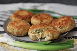 pyszny obiad na popielec. podajemy przepis, ty gotujesz.  kotlety jajeczne puszyste i chrupiące