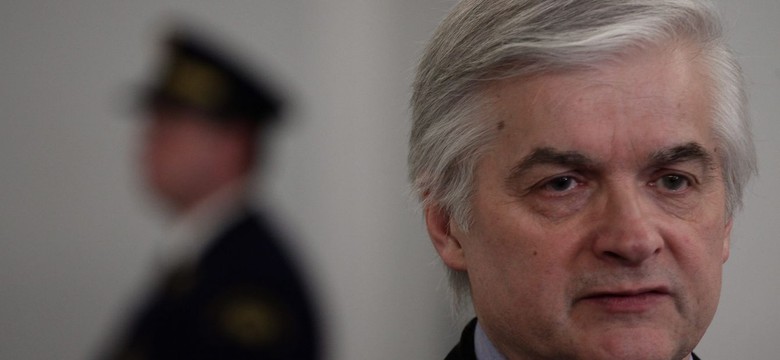 "To jest dowód nieodpowiedzialności". Cimoszewicz krytykuje prezydenta Dudę