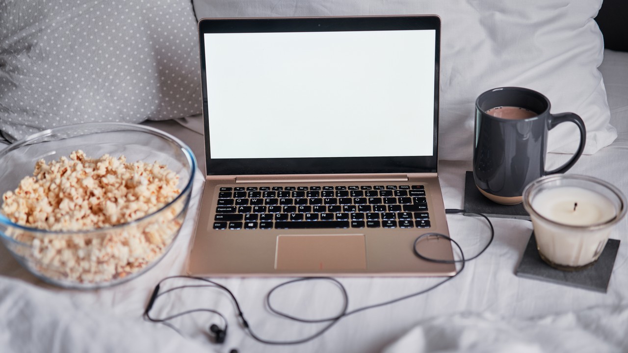 Rosja utrudni obywatelom oglądanie filmów czy seriali na laptopie. Z 