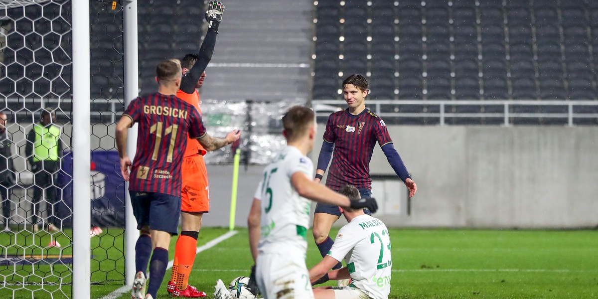 27.11.2021 POGON SZCZECIN - LECHIA GDANSK PKO BANK POLSKI EKSTRAKLASA PILKA NOZNA