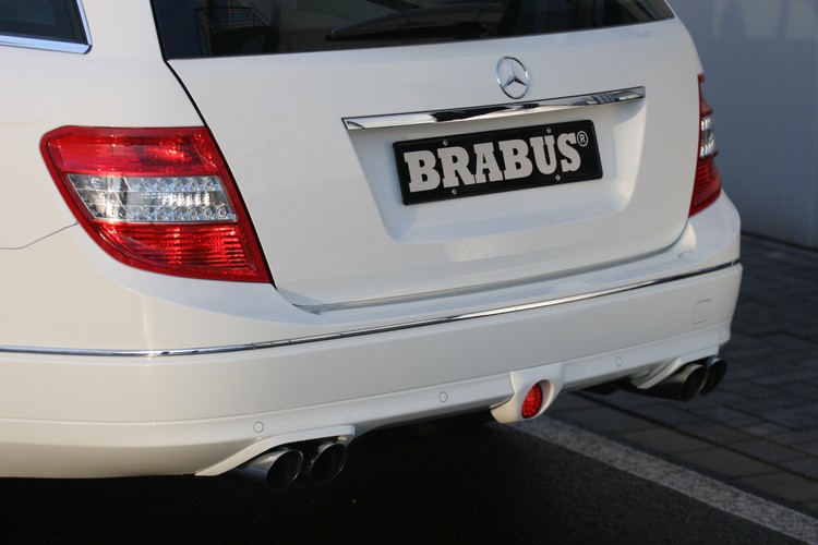 Brabus to największy niezależny tuner samochodowy. Niemiecka firma słynąca z uszlachetniania mercedesów.