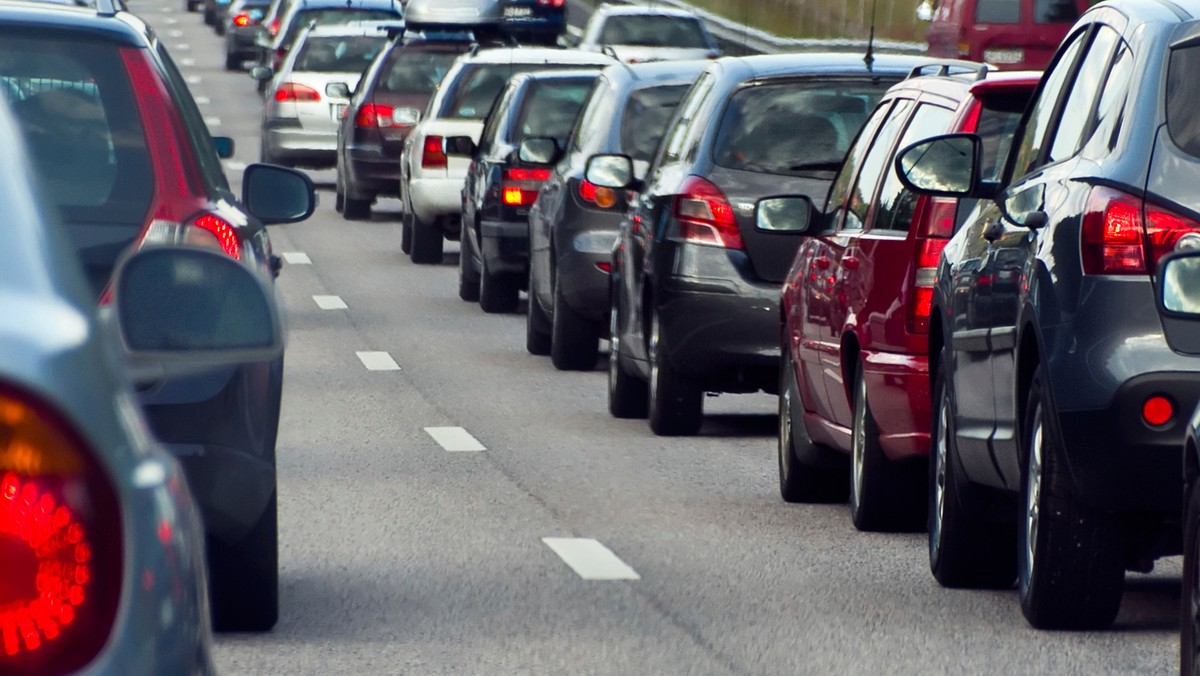 Ok. 40 minut oczekują kierowcy na autostradzie A2 w punkcie poboru opłat Tarnawa w kierunku na Świecko - poinformowała rzecznika spółki Autostrada Eksploatacja Renata Rychlewska.