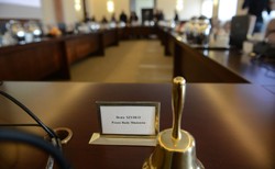 Polacy mocno podzieleni. SONDAŻ poparcia dla rządu, premier i prezydenta