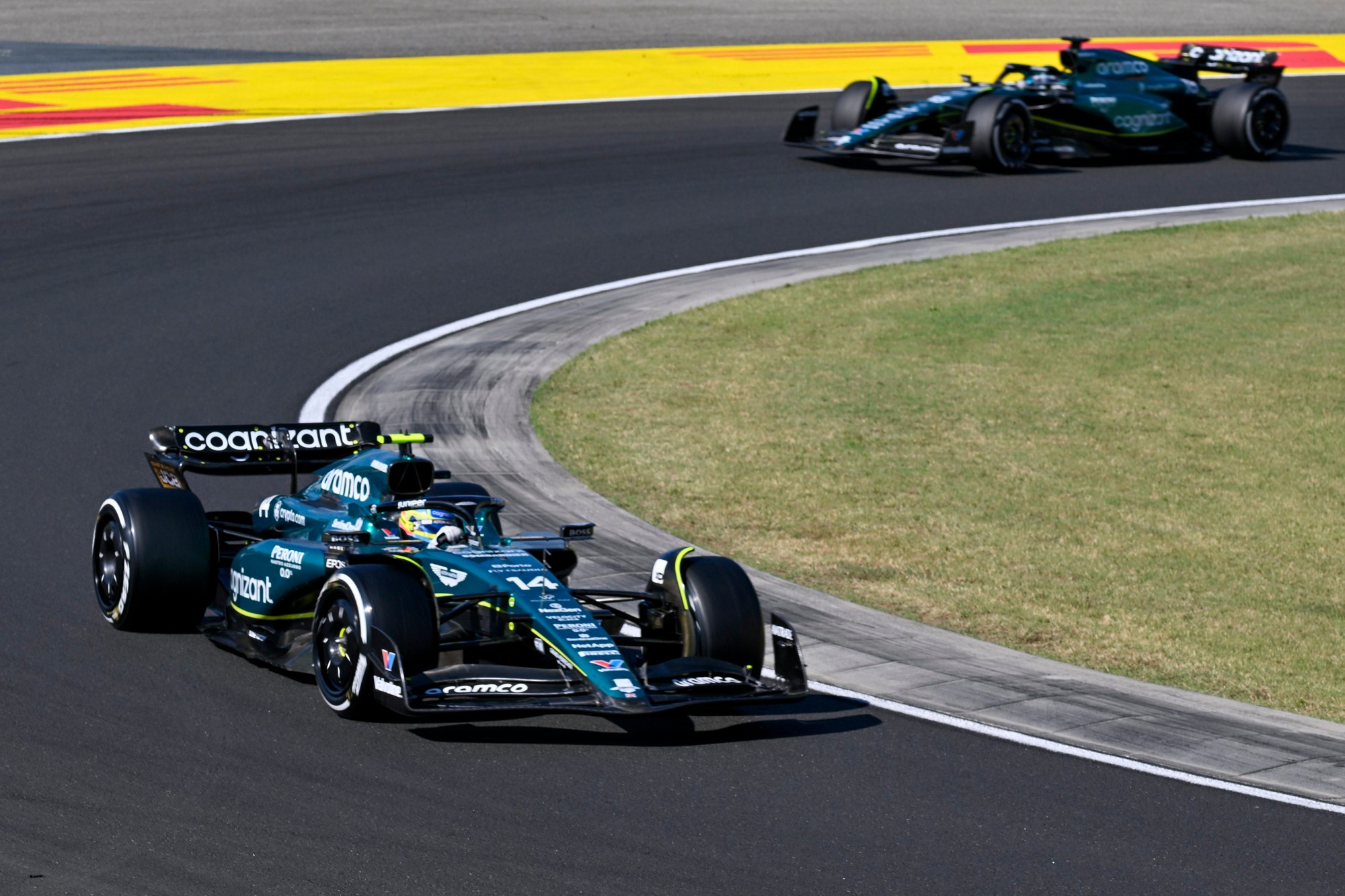Fernando Alonso z tímu Aston Martin.