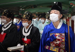 Korea chce sądzić przywódcę sekty. Na jej nabożeństwach szerzył się koronawirus