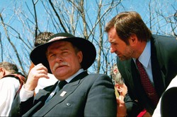 "Kapciowy" Wałęsy, szara eminencja... "Mnietek" Wachowski wraca do gry?