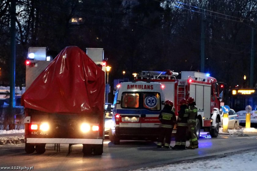 Dziecko wpadło pod trolejbus