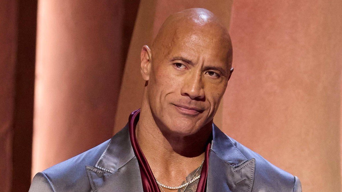 Megható: még Dwayne Johnson is elérzékenyült, amikor a korábbi tömeglövöldözésben érintett diákok meglátogatták