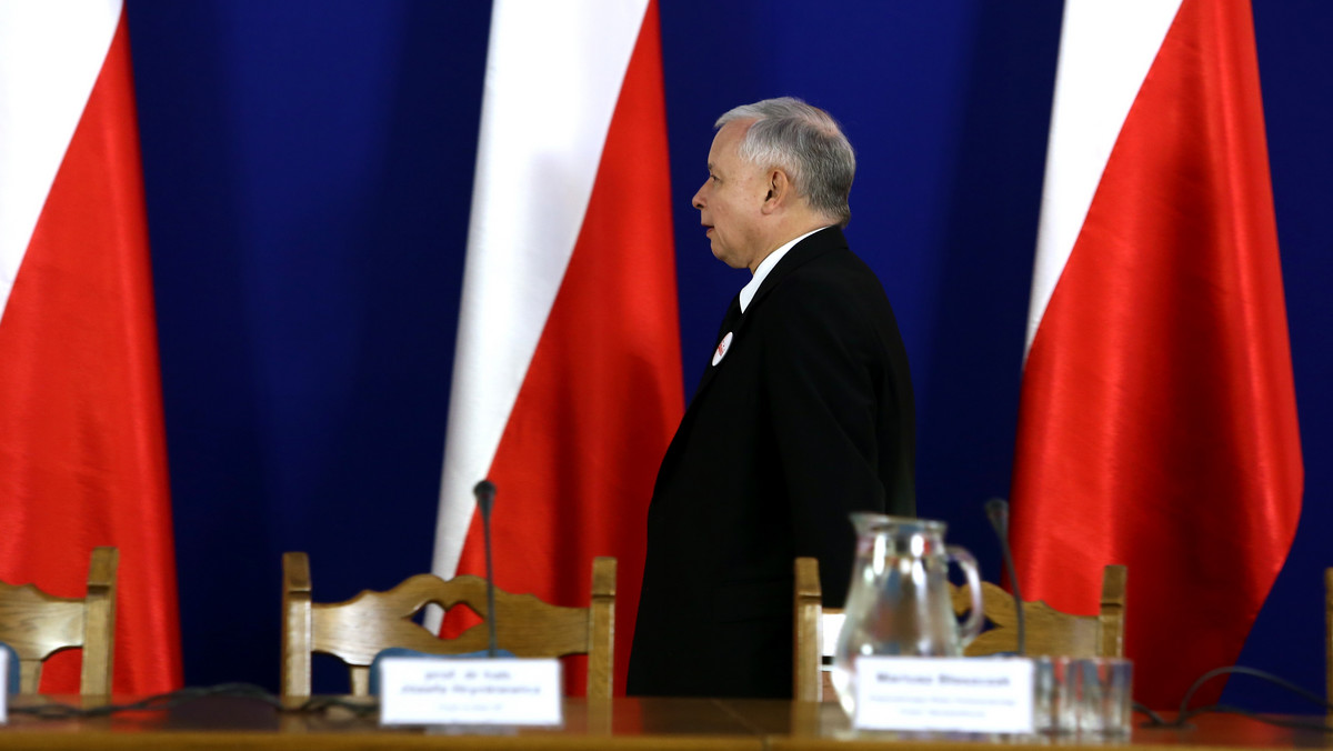 Prezes PiS Jarosław Kaczyński jest zdania, że potrzebna jest odnowa polskich przedsiębiorstw. Jak powiedział na debacie w Warszawie, impulsem do zmian może być m.in. podwyższenie płac.