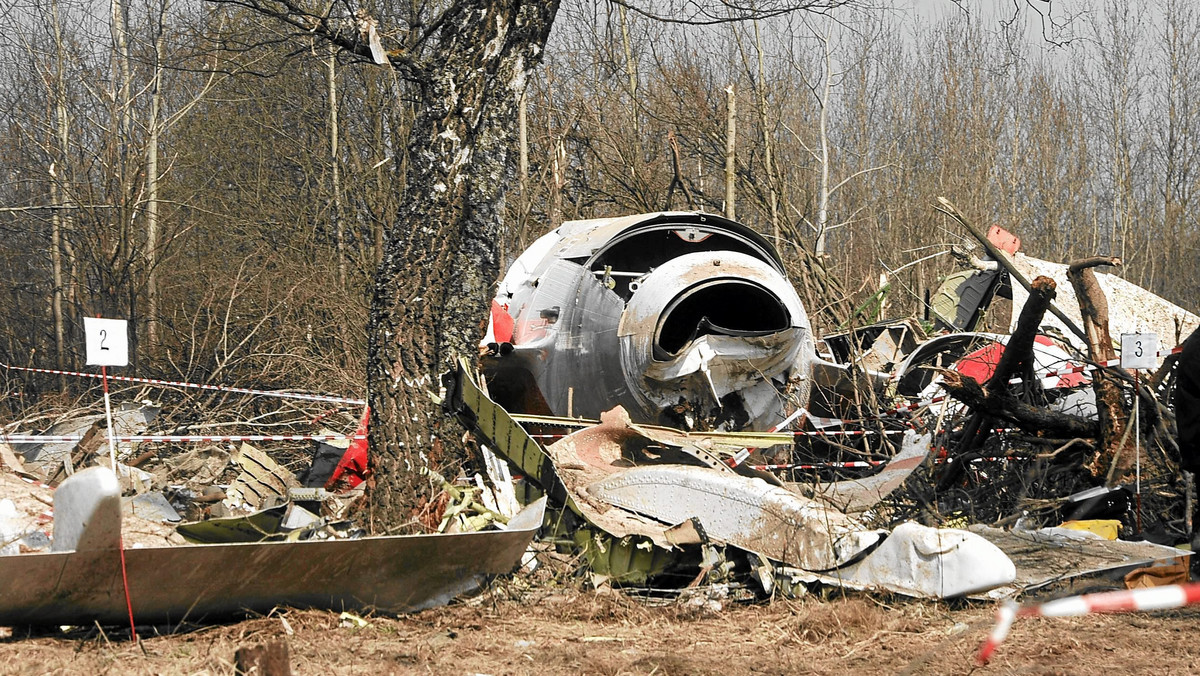 Brytyjski ekspert podkomisji smoleńskiej Frank Taylor stwierdził, że w Tu-154, który rozbił się 10 kwietnia 2010 r. w Smoleńsku, doszło do wewnętrznej eksplozji – podała dziś podkomisja.