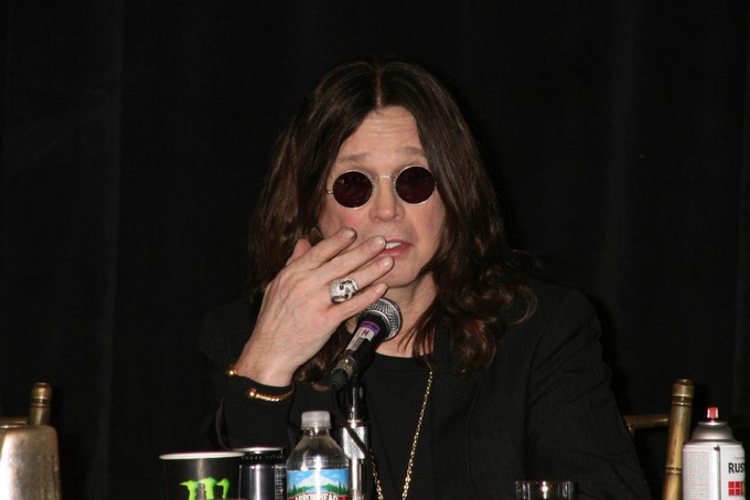 Valóban meghalt Ozzy Osbourne? Álhírek és hamisított videók borzolják a rajongók idegeit