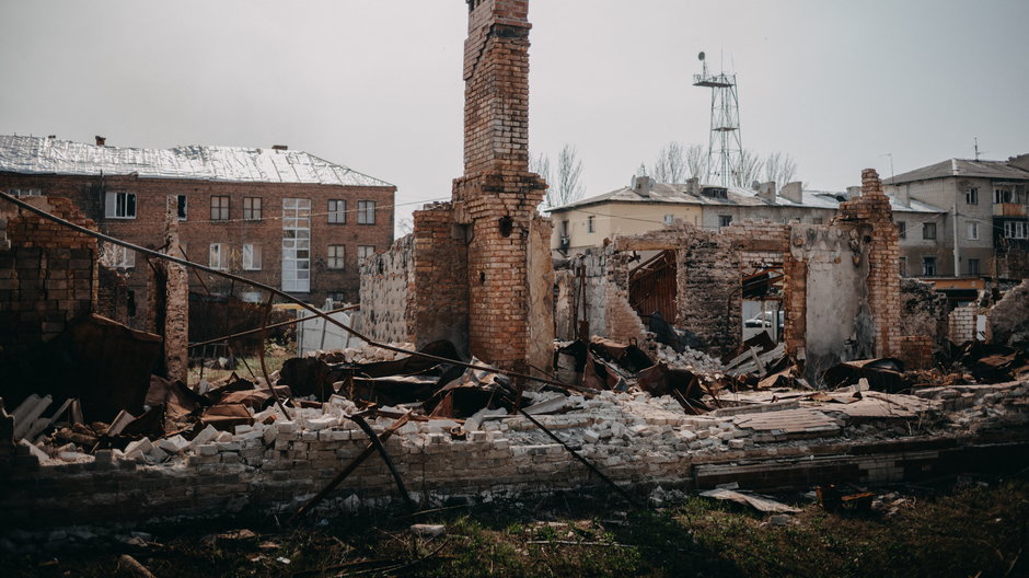 Uszkodzone budynki w Łymanie, obwód doniecki, Ukraina
