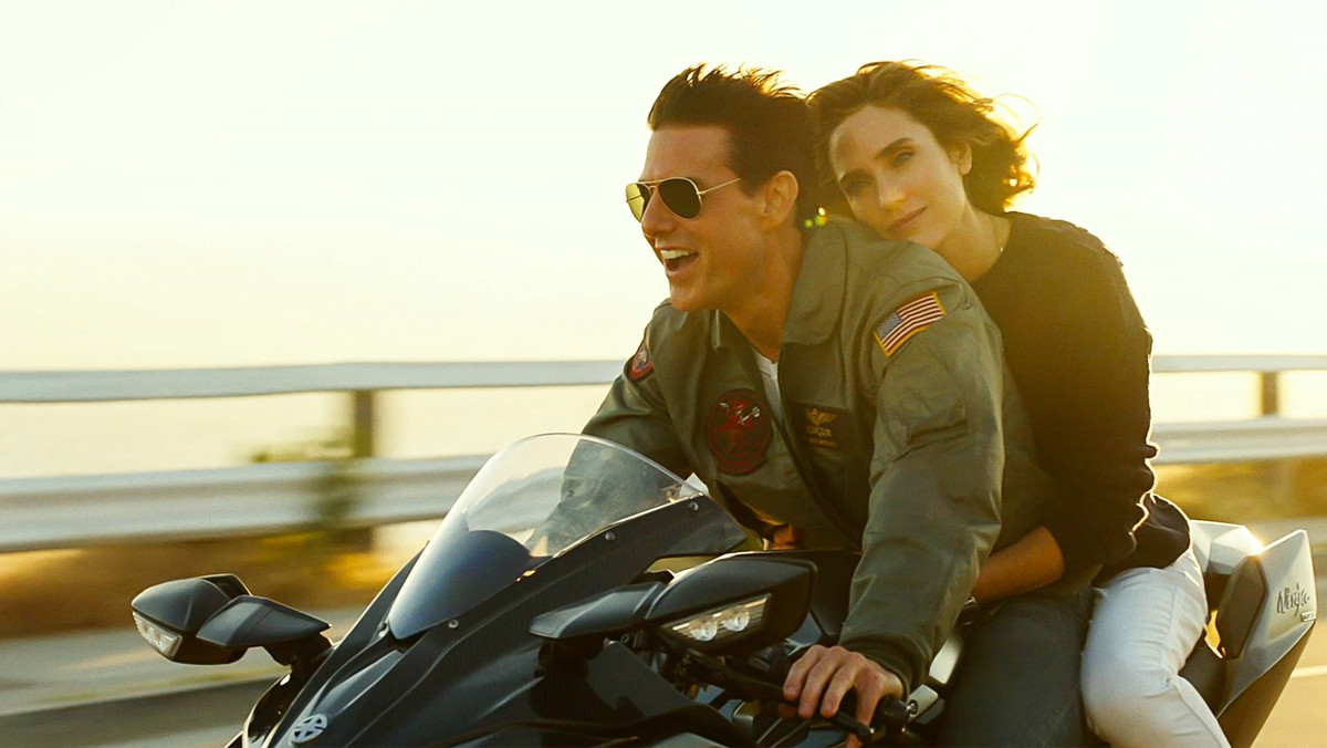 Tom Cruise i Jennifer Connelly w filmie "Top Gun: Maverick"