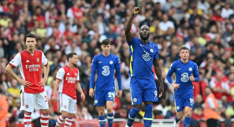 Chelsea striker Romelu Lukaku (2nd R) celebrates scoring at Arsenal Creator: JUSTIN TALLIS