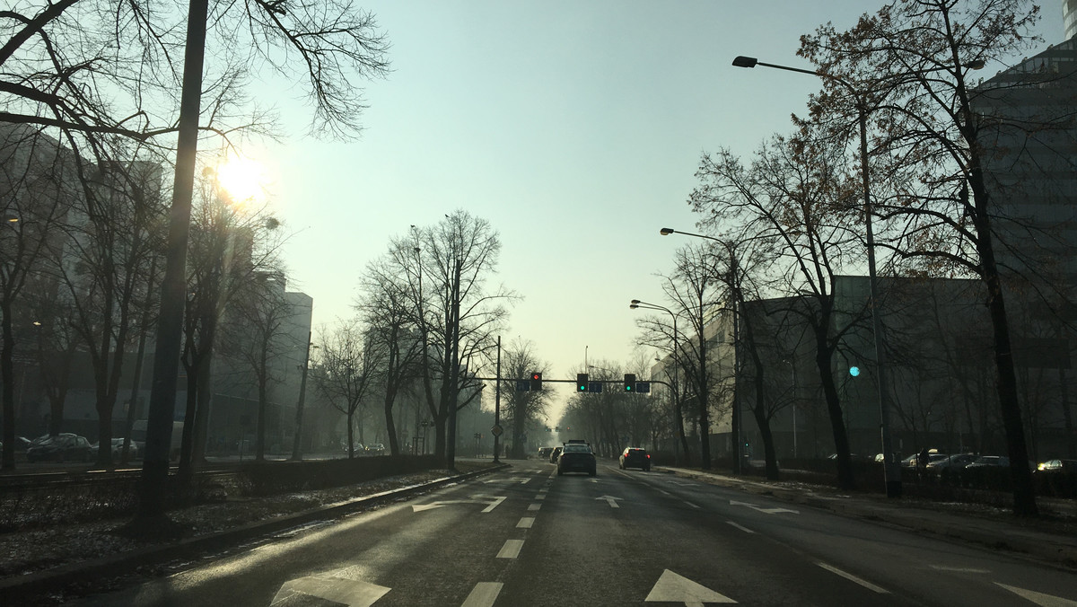 We Wrocławiu od kilku dni normy zanieczyszczenia powietrza są przekroczone. Dziś sytuacja wygląda nieco lepiej. Tymczasem władze Wrocławia cały czas namawiają mieszkańców do wymiany starych pieców na nowe instalacje grzewcze i skorzystania przy tym z programu "Kawka".