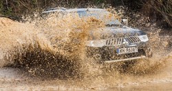 Niezniszczalna japońska terenówka wraca do Polski! Oto nowe mitsubishi pajero sport