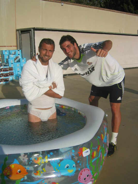 Jerzy Dudek i Gonzalo Higuain