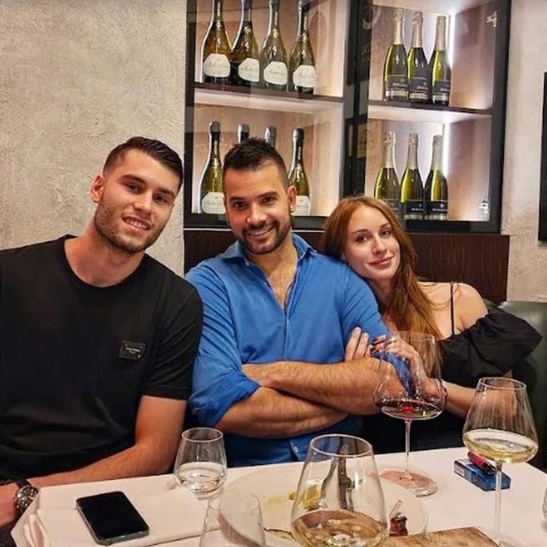 Filip Živojinović sa bratom Mariom i sestrom Ivom