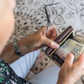 PiS rozważa emeryturę obywatelską. 1,1 tys. zł dla każdego