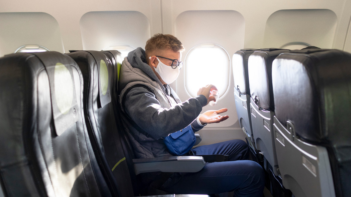 Czy powietrze w samolocie jest bezpieczne? Wentylacja, filtry HEPA a  koronawirus
