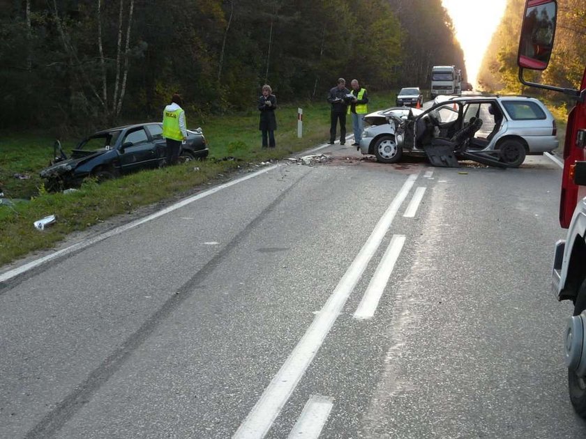 Pijak roztrzaskał auta! FOTO