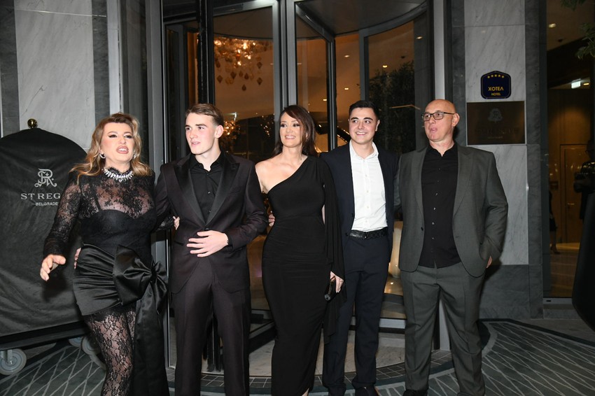 Viki Miljković slavi 18 rođendan sinu