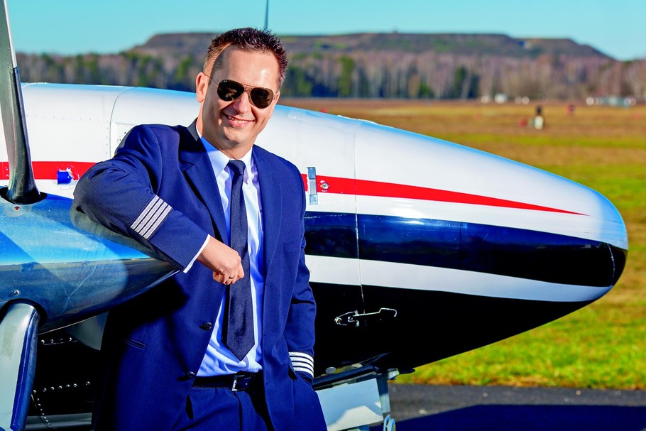 Maciej Kowalczyk,  operujący na rynku prywatnych czarterów pod marką Call&Fly, jako broker ma dostęp do ponad 3,5 tysiąca statków powietrznych