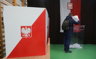 Czy można robić zdjęcia przy urnie wyborczej?