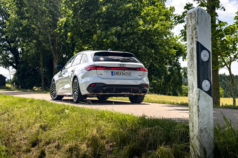 Nowe Audi A5 e-hybrid quattro