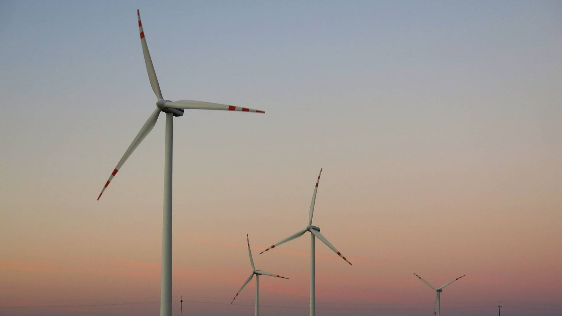 Wymień Zalety Wynikające Z Budowania Elektrowni Wiatrowych Na Morzu Projekt polityki energetycznej zakłada likwidację elektrowni wiatrowych