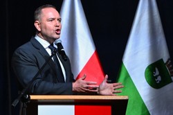 Nawrocki uderzy z nowym stylem prezydentury?! " Nie będzie spoglądać na żyrandol"