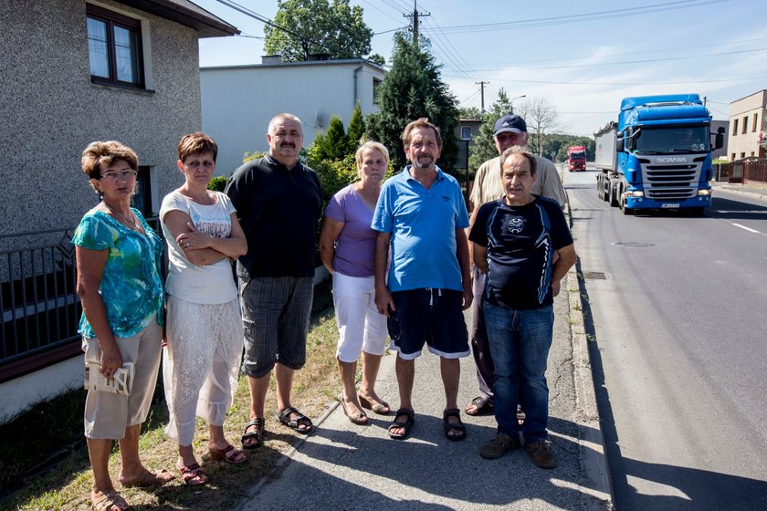 Mieszkańcy ul. Rudzkiej w Rybniku nie chcą tirów pod oknami