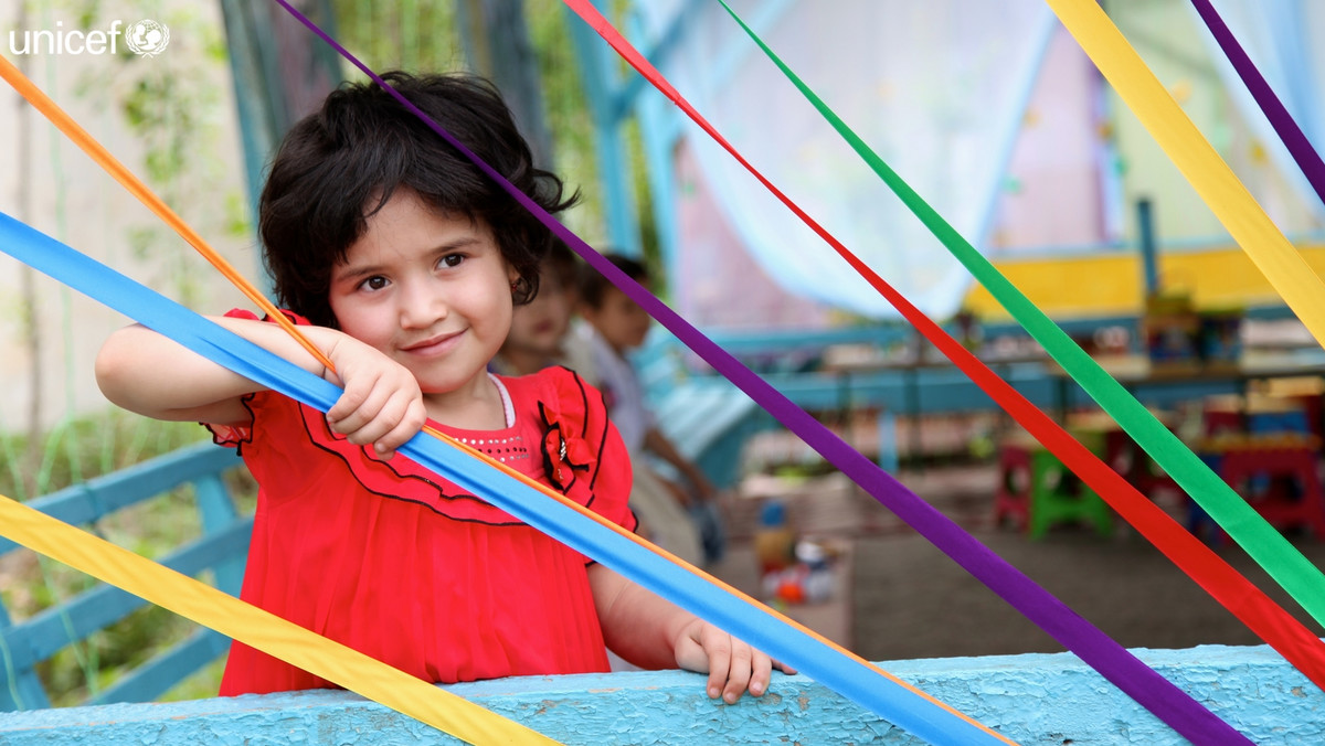 UNICEF Polska zainaugurował w poniedziałek 3 września nowy program, w którym polskie miasta mogą ubiegać się o tytuł "Miasta Przyjaznego Dzieciom". Pierwszym ośrodkiem miejskim, który weźmie udział w pilotażowym programie, jest Gdynia. W tej sprawie UNICEF Polska i Gdynia podpisały dziś porozumienie.