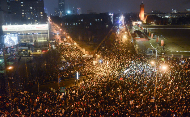 "Po prostu była kompromitacja". Poseł zna prawdę o Czarnym Proteście w Polsce, choć był wtedy na Węgrzech