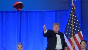 Donald Tramp na večeri sa novinarima