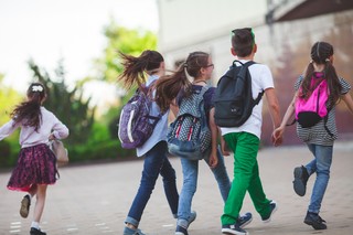 800 plus tylko dla Polaków? Oto, co społeczeństwo myśli o świadczeniach dla obcokrajowców