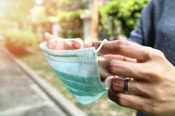 'Nie jest tak ważne, jakie nosimy maseczki ochronne, lecz to, jak ich używamy'