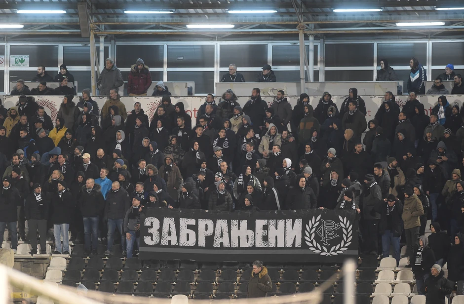 11, 6 odsto ispitanih je reklo da su članovi navijačkih grupa