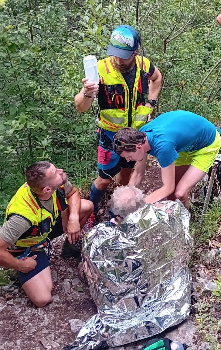 Horskí záchranári pomáhali 70-ročnému turistovi v Slovenskom raji.