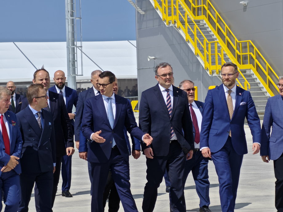 Premier Morawiecki podczas wizyty w Policach