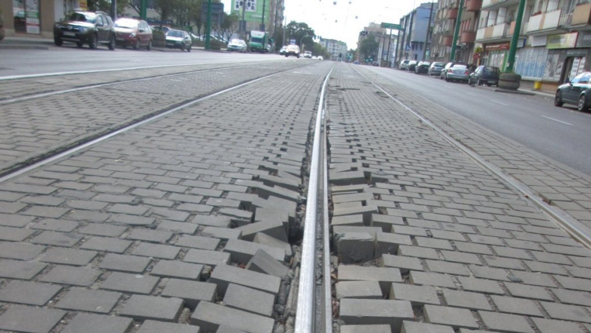 Od środy tramwaje nie będą jeździć na Górczyn, a to z powodu pilnej naprawy torowiska na ulicy Głogowskiej. Swoje trasy zmienią tramwaje linii nr 3, 5 i 8. "Czternastka" zostanie zawieszona, a linia nr 19 będzie kursowała przez cały dzień. Z Górczyna do Kaponiery kursować będą autobusy zastępcze "za tramwaj".