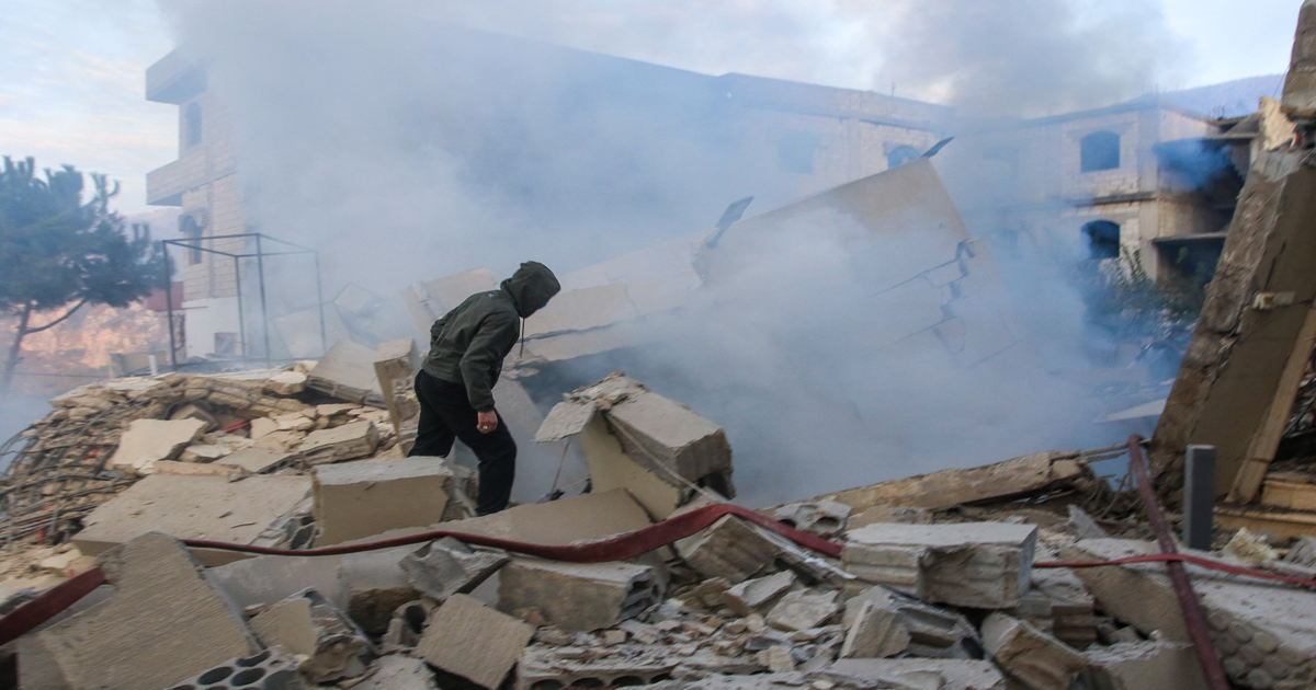 24h après les premiers pourparlers depuis 40 ans : Israël bombarde le Liban