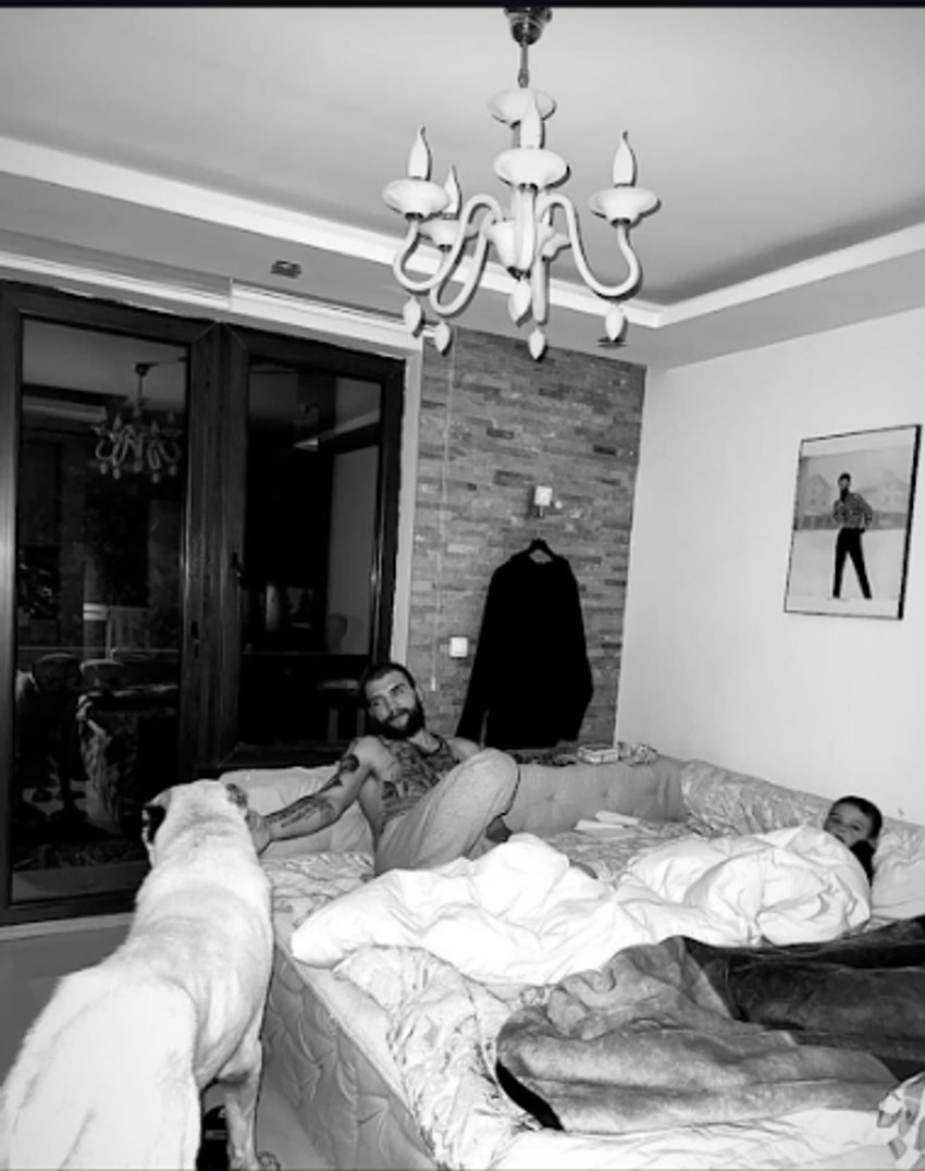 Bogdana slikala Veljka u krevetu