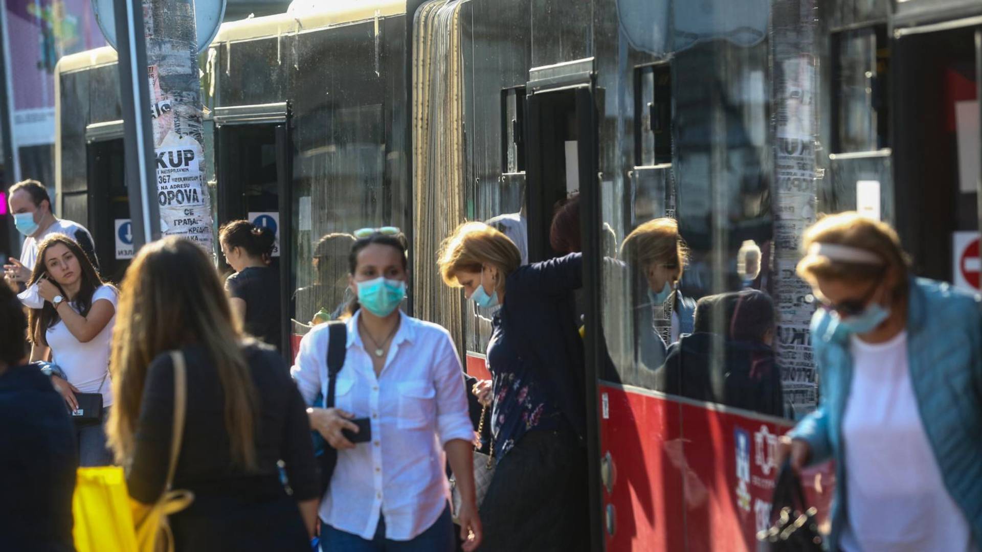 Sanitarni inspektori i policija će ulaziti u autobuse od sutra! Stiže naplata kazni ako nemate maske