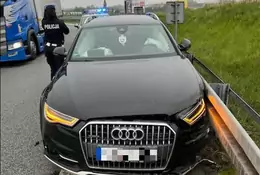 Audi z Niemiec blokowało zjazd z A4. Policjanci odkryli, dlaczego ktoś je porzucił